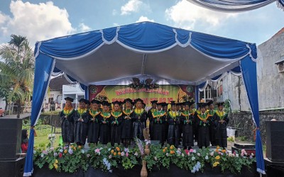 MI MAARIF MELULUSKAN 36 PESERTA DIDIK DALAM WISUDA ANGKATAN IX